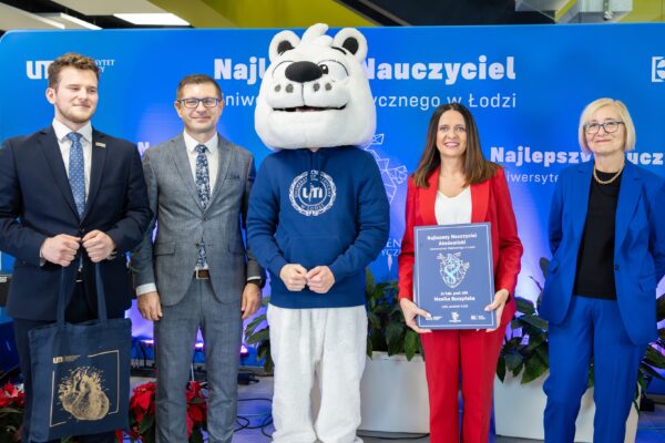 Laureatka z Władzami Uczelni, Przewodniczącym URSS oraz maskotką UMed.