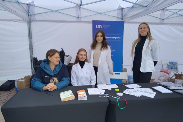 studenci i pracownicy UM podczas Inauguracji XI Łódzkich Senioraliów
