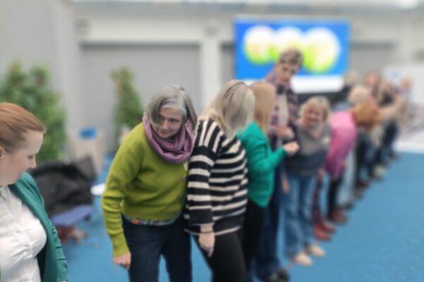 na zdjęciach pokazani są uczestnicy szkolenia dla nauczycieli w trakcie zajęć praktycznych