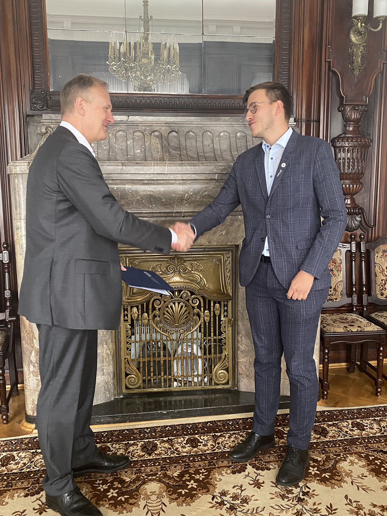 Były Przewodniczący URSS z podziękowaniami od Rektora 2