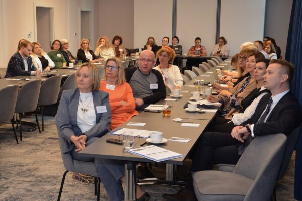 Uczestnicy Zjazdu Pełnomocników Uczelni Wyższych ds. Osób z Niepełnosprawnościami Z1