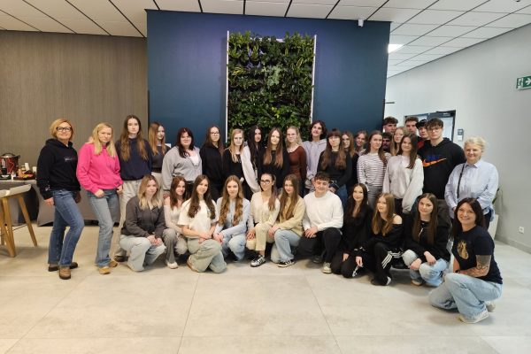 1e75e8b2-fed8-4eac-8348-b5b933b398cf