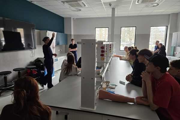 2ae2f3e9-70ad-40a1-a64c-3f47d54b2540