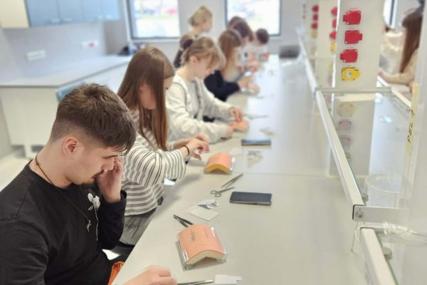 7dd0e47a-420a-4277-88b7-0131640fd988