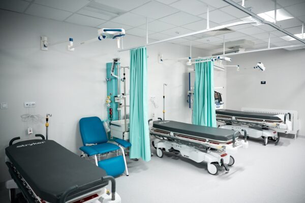 Szpitalny Oddział Ratunkowy - trzy stanowiska łóżkowe