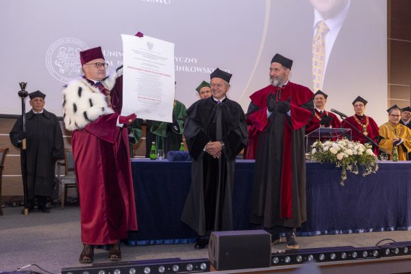 Honorowy doktorat dla prof. Adama Dzikiego31