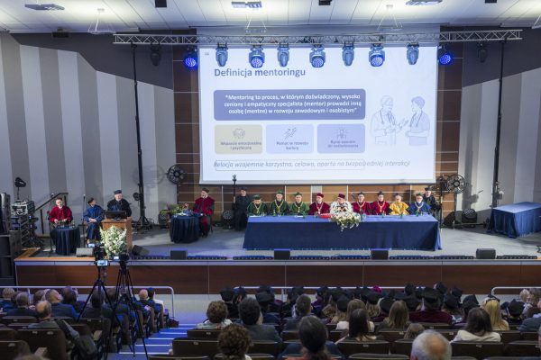 Honorowy doktorat dla prof. Adama Dzikiego99