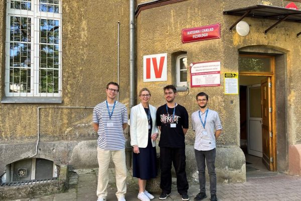 UMED PONOWNIE TRIUMFUJE W OGÓLNOPOLSKIM KONKURSIE WIEDZY FIZJOLOGICZNEJ „WIELKA SYNAPSA”3