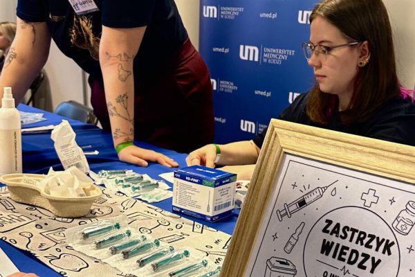 STUDENCI I PRACOWNICY UMED POPULARYZOWALI NAUKĘ PODCZAS 29. PIKNIKU NAUKOWEGO POLSKIEGO RADIA I CENTRUM NAUKI KOPERNIK13