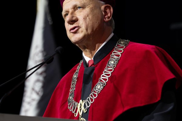 wręczenia dyplomów absolwentom kierunku lekarskiego 17