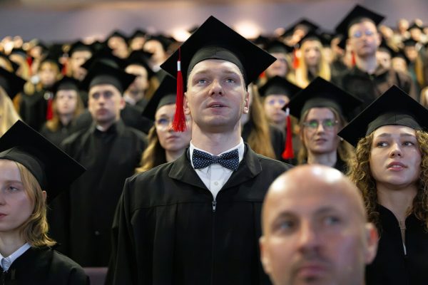 wręczenia dyplomów absolwentom kierunku lekarskiego 20