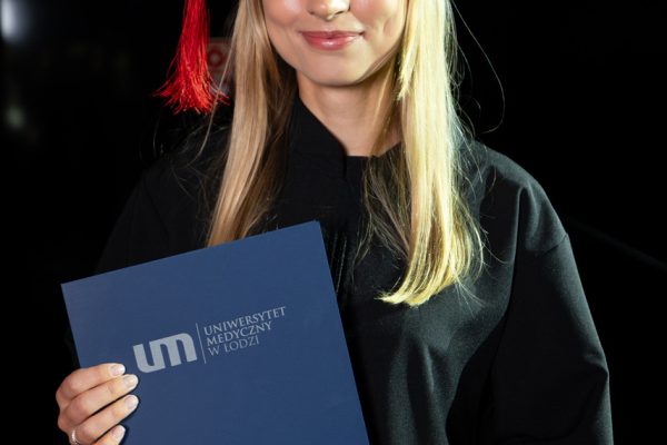 wręczenia dyplomów absolwentom kierunku lekarskiego 22
