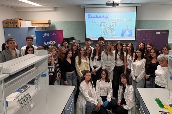 Licealiści w laboratoriach Uniwersytetu Medycznego w Łodzi. Biotechnologia w praktyce