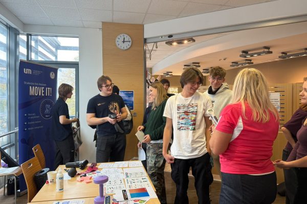 STUDENCI FIZJOTERAPII UMED PROMOWALI AKTYWNOŚĆ FIZYCZNĄ PODCZAS DNIA IFE7